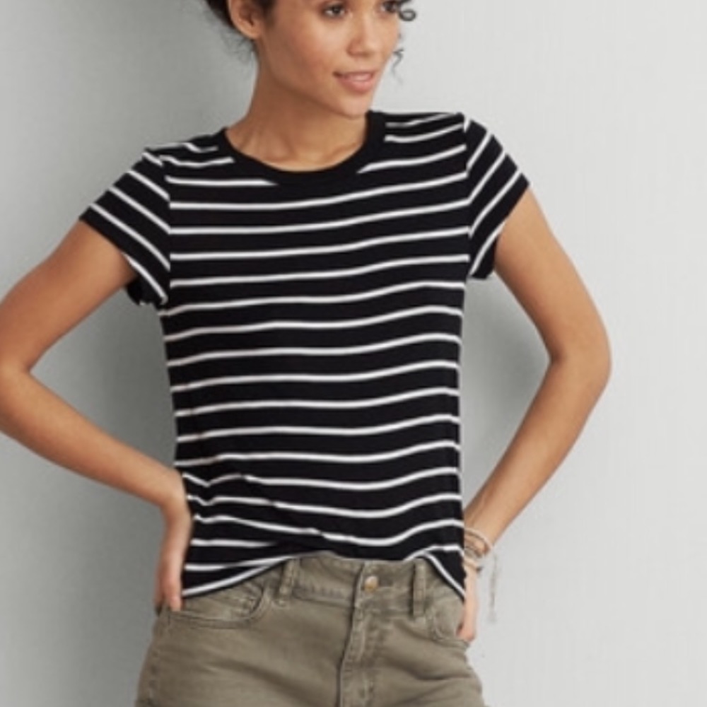 AMERICAN EAGLE baby tee. Size S